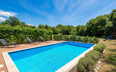 Glavotok: Water, Cloud, Sky, Swimming Pool, Plant, Nature, Azure, Rectangle, Shade, Tree