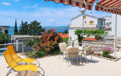 Manestar: Property, Roof, Building, Real Estate, House, Patio, Home, Room, Furniture, Apartment