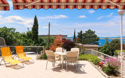 Manestar: Property, Real Estate, Patio, Home, Building, House, Furniture, Backyard, Room, Roof