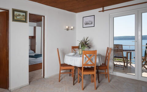 Fister: Room, Property, Building, Furniture, Ceiling, House, Interior Design, Floor, Real Estate, Dining Room