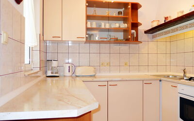 Accommodation:&nbsp;Dorka 675.2