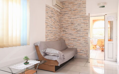 Accommodation:&nbsp;Golic 607.1