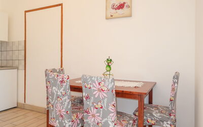 Accommodation:&nbsp;Golic 607.1