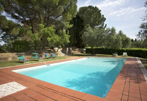 Malmantile: Swimming Pool, Property, Leisure, Grass, Real Estate, House, Backyard, Home, Rectangle, Tree