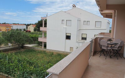 Nin 603: Property, House, Building, Real Estate, Home, Apartment, Room, Architecture, Residential Area, Land Lot
