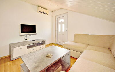 Josip 613.5: Furniture, Building, Property, Couch, Table, Comfort, Cabinetry, Interior Design, Living Room, Wood