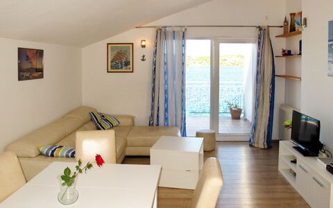 Accommodation:&nbsp;Andriana 610.2