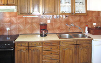Accommodation:&nbsp;Andriana 610.1