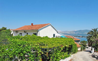 Trogir 655: Sky, Plant, Property, Plant Community, Azure, Land Lot, Vegetation, Building, House, Rural Area