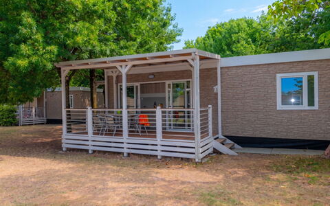 Sirmione 618: Porch, Cottage, Outdoor Structure, Garden Buildings, Shade, Yard, Wood Stain, Siding, Deck