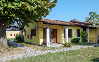 Accommodation:&nbsp;The Garda Village 618.1