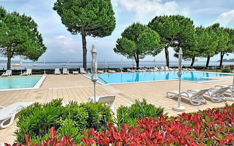 Desenzano 617: Sea, Coastal And Oceanic Landforms, Coast, Resort, Ocean, Shore, Beach, Swimming Pool, Resort Town, Tropics