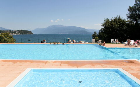 Moniga del Garda 649: Swimming Pool, Property, Leisure, Vacation, Azure, Resort, Summer, Resort Town, Rectangle, Estate