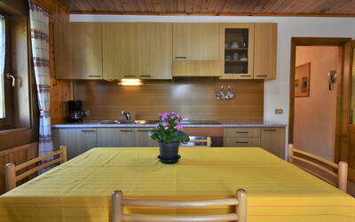 Accommodation:&nbsp;Casa Crapena 619.1
