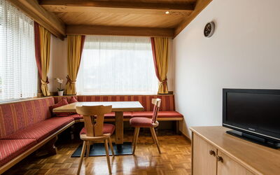 Accommodation:&nbsp;Ornella 613.4