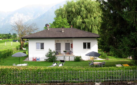 Lago di Caldonazzo 603: House, Property, Home, Cottage, Building, Land Lot, Real Estate, Farmhouse, Rural Area, Residential Area