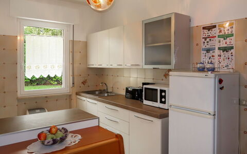 Casa Irene: Cabinetry, Countertop, Property, Furniture, Kitchen Sink, Sink, Kitchen Appliance, Kitchen Stove, Home Appliance, Kitchen
