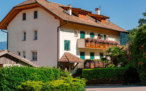 Andriano 602: Sky, Mountain, Daytime, Building, Plant, Natural Landscape, House, Vegetation, Highland, Tree