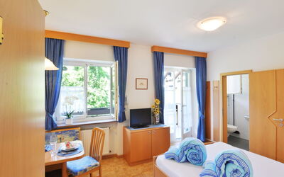 Accommodation:&nbsp;Festenstein 602.4