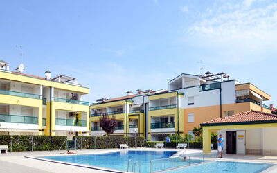 Bibione 675: Sky, Water, Cloud, Plant, Window, Swimming Pool, Building, Azure, Shade, Outdoor Furniture