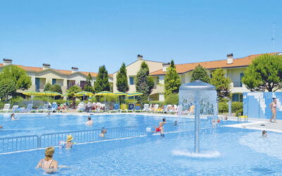 Bibione 681: Swimming Pool, Leisure Centre, Leisure, Water Park, Water, Resort, Town, Recreation, Human Settlement, Resort Town