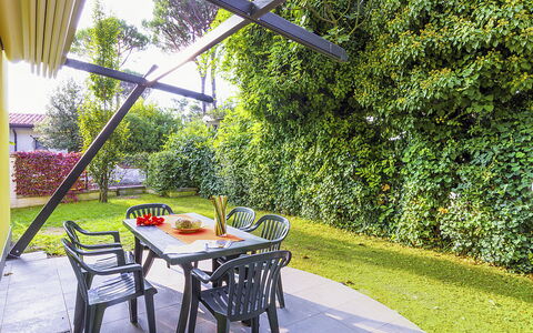 Begonie: Plant, Building, Sky, Window, Tree, Land Lot, House, Urban Design, Residential Area, Real Estate