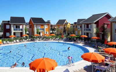 Lido di Jesolo 649: Building, Sky, Property, Window, Azure, House, Swimming Pool, Chair, Architecture, Shade