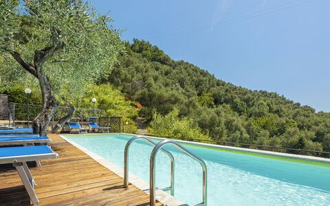 Moneglia 665: Water, Sky, Plant, Tree, Natural Landscape, Swimming Pool, Body Of Water, Outdoor Furniture, Outdoor Bench, Shade