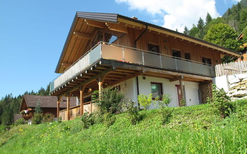 Corona: Plant, Sky, Building, Cloud, Window, Natural Landscape, Tree, Wood, Land Lot, House