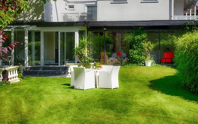 Cuxhaven 615: Plant, Property, Window, Building, House, Land Lot, Chair, Grass, Tree, Outdoor Table