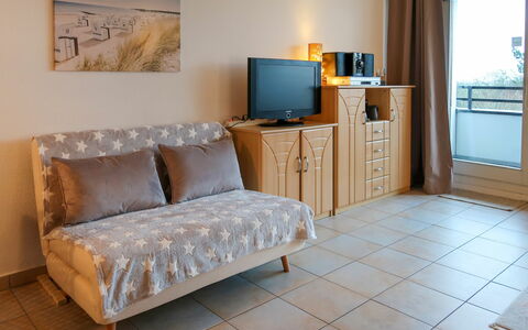 Damp 658: Furniture, Cabinetry, Comfort, Wood, Window, Couch, Living Room, Interior Design, Flooring, Floor