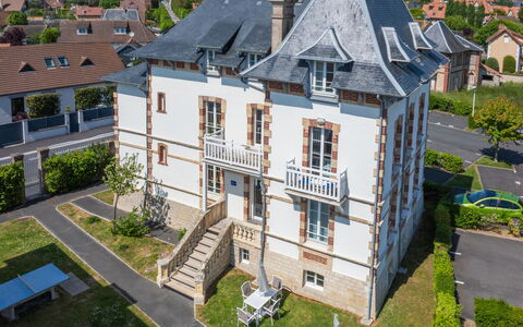Cabourg 633: Window, Facade, Architecture, Door, Home, Estate, Mansion, Sash Window, Balcony, Villa