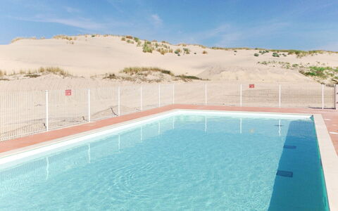 Biscarrosse 606: Water, Sky, Cloud, Property, Building, Swimming Pool, Azure, Rectangle, Outdoor Furniture, House