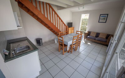 Résidence Dune Blanche - Océan1 678.2: Building, Wood, Interior Design, Window, Chair, Flooring, Floor, Living Room, Hardwood