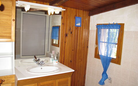 Les Campaou: Mirror, Tap, Bathroom Cabinet, Cabinetry, Sink, Property, Plumbing Fixture, Bathroom Sink, Bathroom, Wood