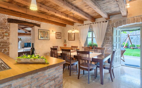 Hrelja: Property, Building, Room, Interior Design, Real Estate, House, Furniture, Home, Ceiling, Estate
