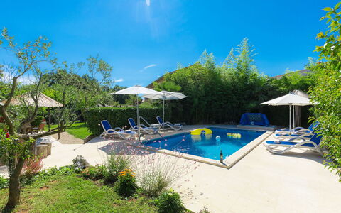 Hrelja: Swimming Pool, Property, Real Estate, House, Vacation, Building, Estate, Home, Leisure, Villa