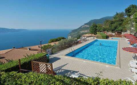 Tignale 624: Property, Swimming Pool, Azure, Vacation, Real Estate, House, Building, Resort, Villa, Estate