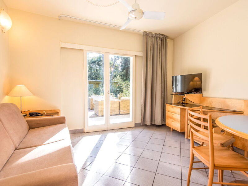 Accommodation:&nbsp;Ansonica 629.5