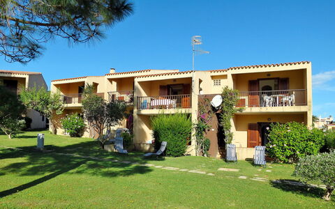 Cannigione 614: Property, House, Building, Home, Estate, Real Estate, Residential Area, Villa, Land Lot, Grass