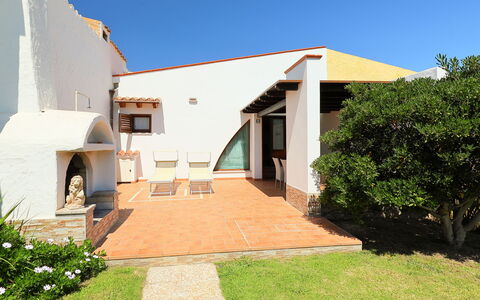Mirto Marino (Rei410): Property, House, Building, Home, Real Estate, Architecture, Facade, Residential Area, Land Lot, Estate