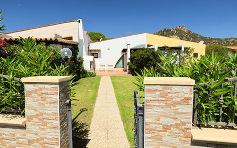 Mirto Marino (Rei410): Property, Residential Area, Home, House, Real Estate, Grass, Building, Architecture, Wall, Tree
