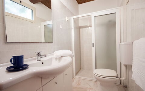 Capoliveri 674: Mirror, Tap, Plumbing Fixture, Sink, Property, Bathroom Sink, Bathroom Cabinet, Bathroom, Purple, Wood