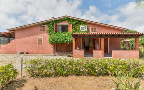 Capoliveri 678: Cloud, Water, Sky, Property, Plant, Swimming Pool, Building, Window, Azure, Blue