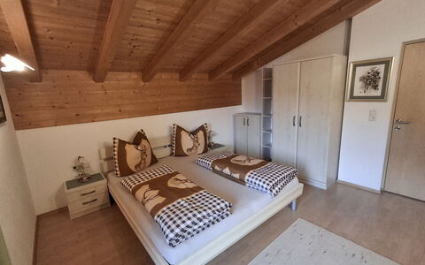 Reichegger: Wood, Interior Design, Furniture, Ceiling, Bedroom, Apartment, Floor, Bed, Room, Wood Stain