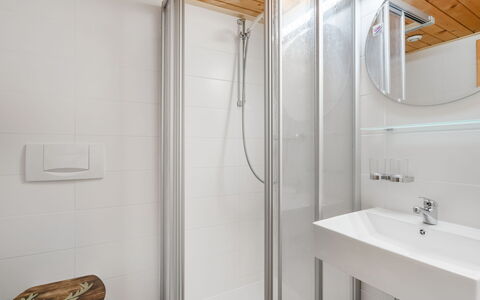 Accommodation:&nbsp;Nadine 667.4