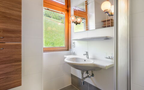 Accommodation:&nbsp;Nadine 667.5