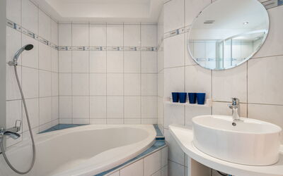 Accommodation:&nbsp;Nadine 667.6