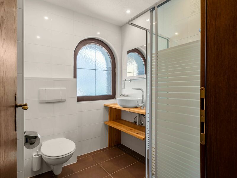 Accommodation:&nbsp;Nadine 667.7