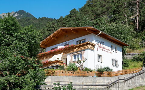 Palman: Plant, Sky, Building, Window, House, Tree, Land Lot, Cottage, Wood, Natural Landscape